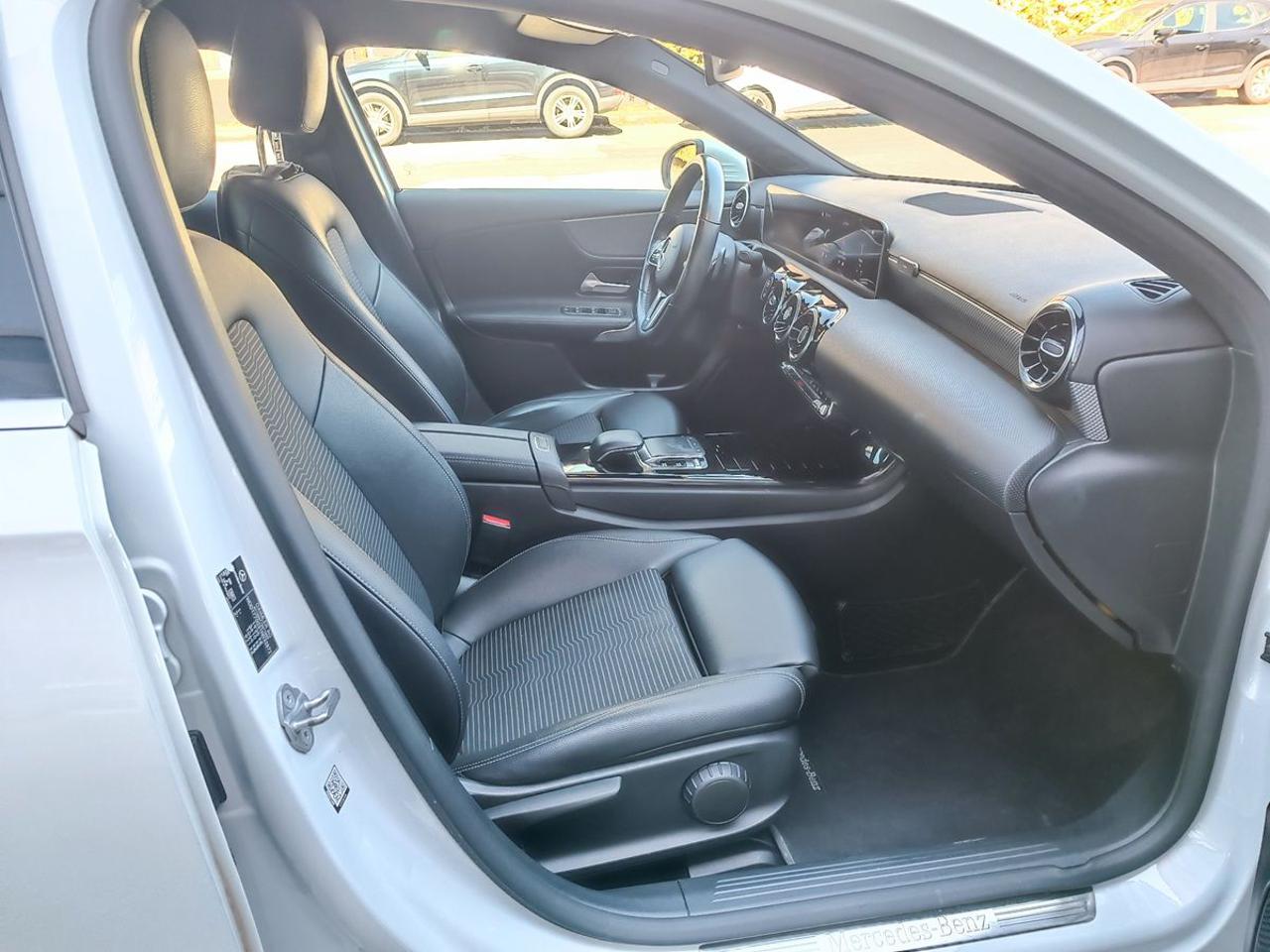 MERCEDES-BENZ A 180 d Automatic Sport - 22