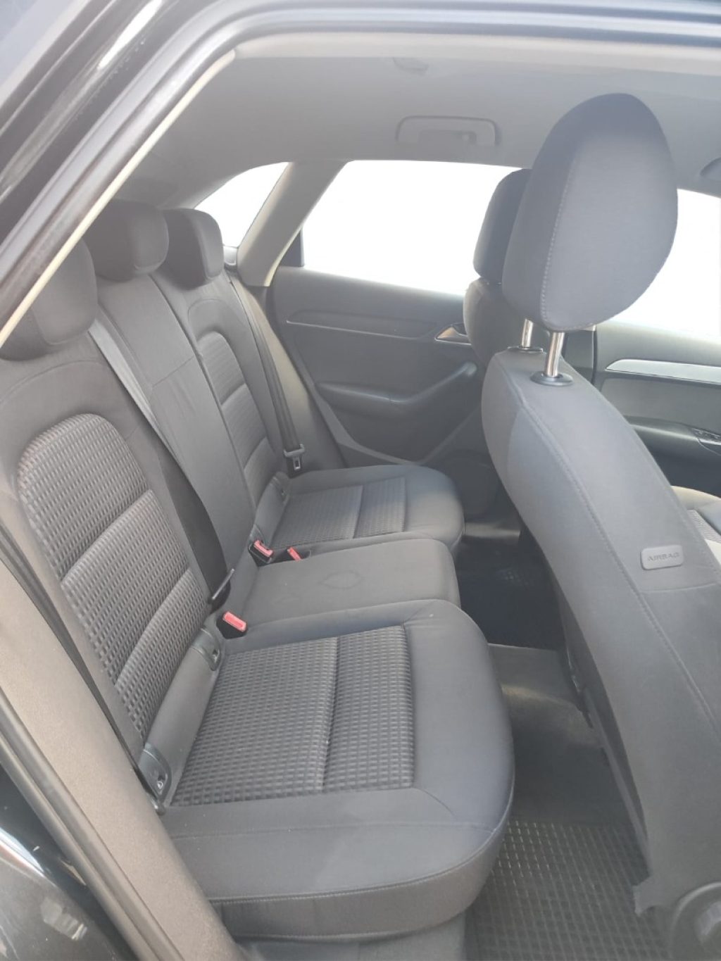 AUDI Q3 2.0 TDI quattro Business - 8