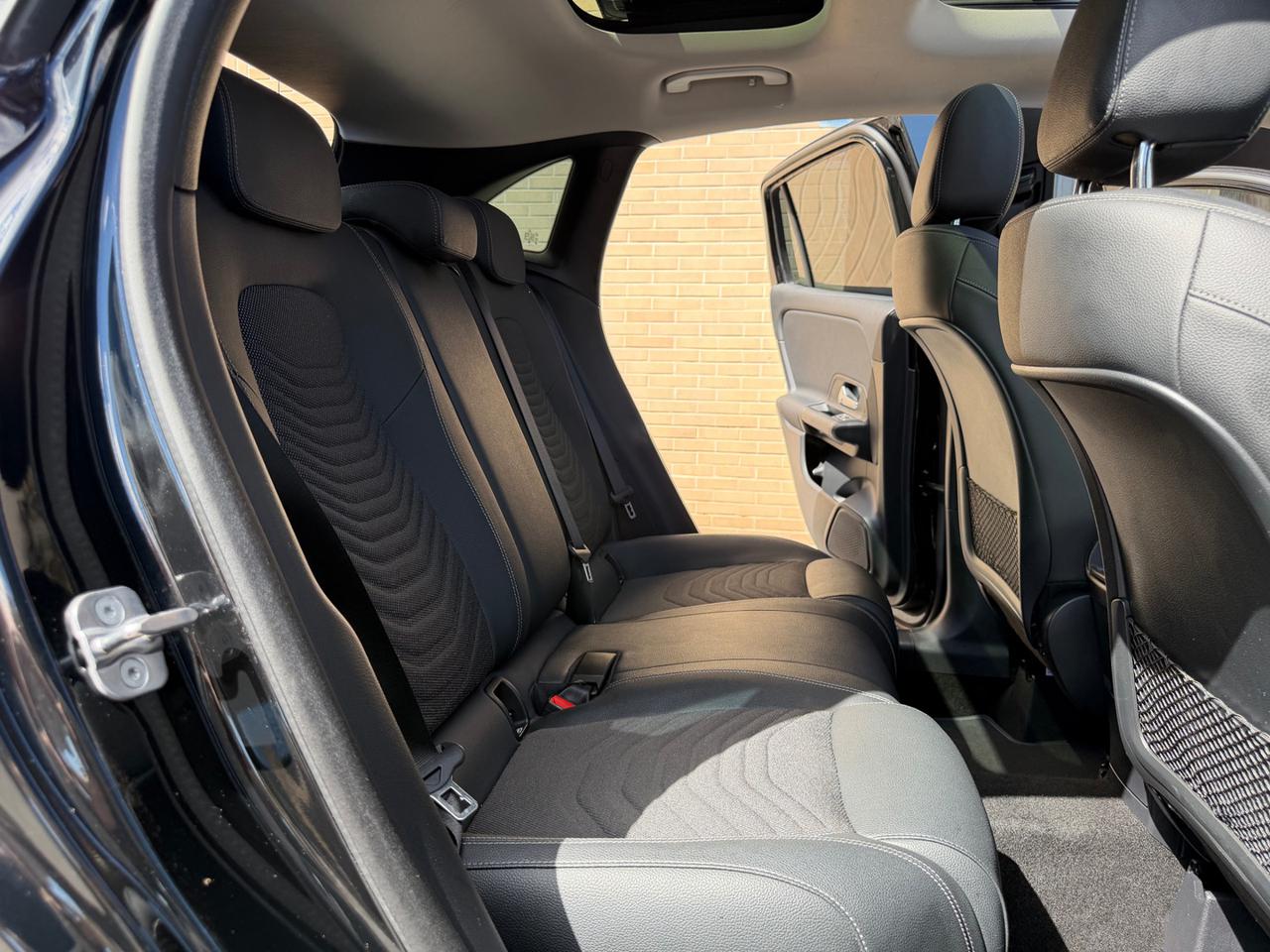 MERCEDES-BENZ GLA 200 d Automatic Business (TETTO) NESSUN VINCOLO - 9