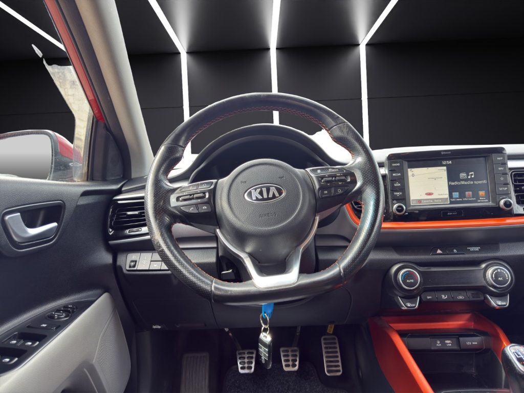 KIA Stonic 1.6 CRDi 110 CV Urban - 10