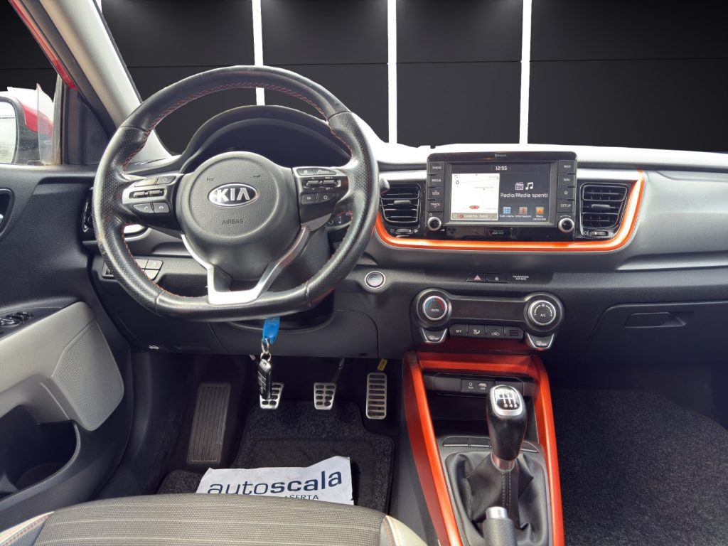 KIA Stonic 1.6 CRDi 110 CV Urban - 14