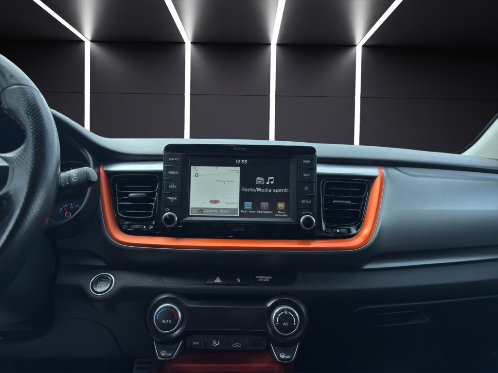 KIA Stonic 1.6 CRDi 110 CV Urban - 16