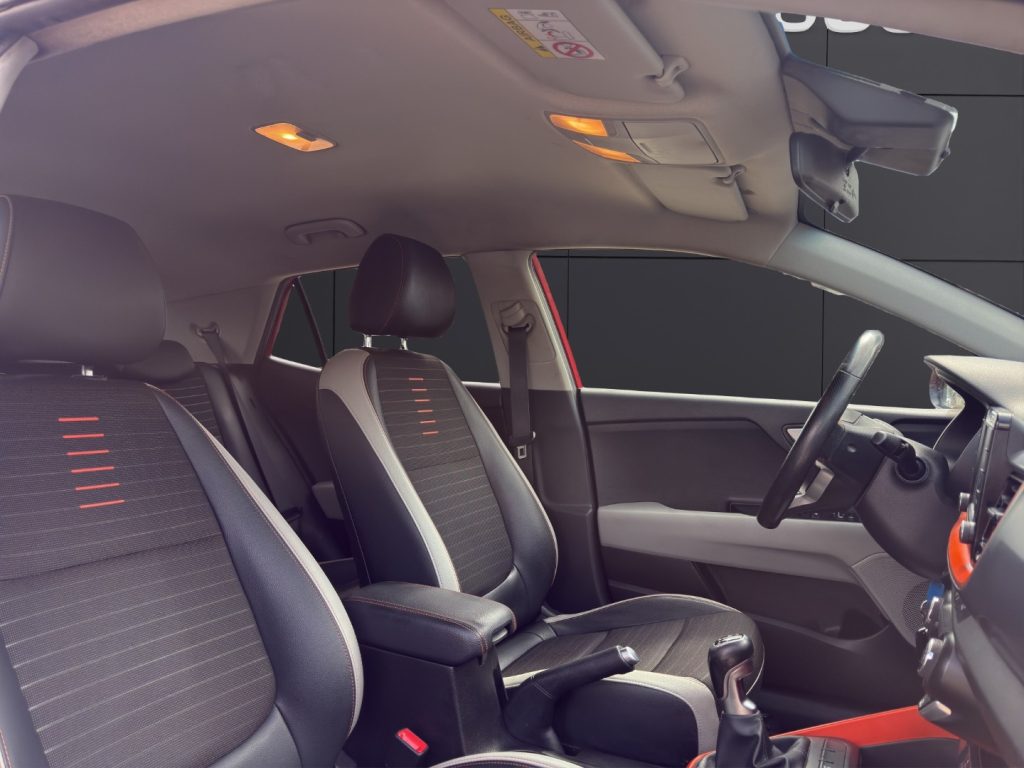 KIA Stonic 1.6 CRDi 110 CV Urban - 18