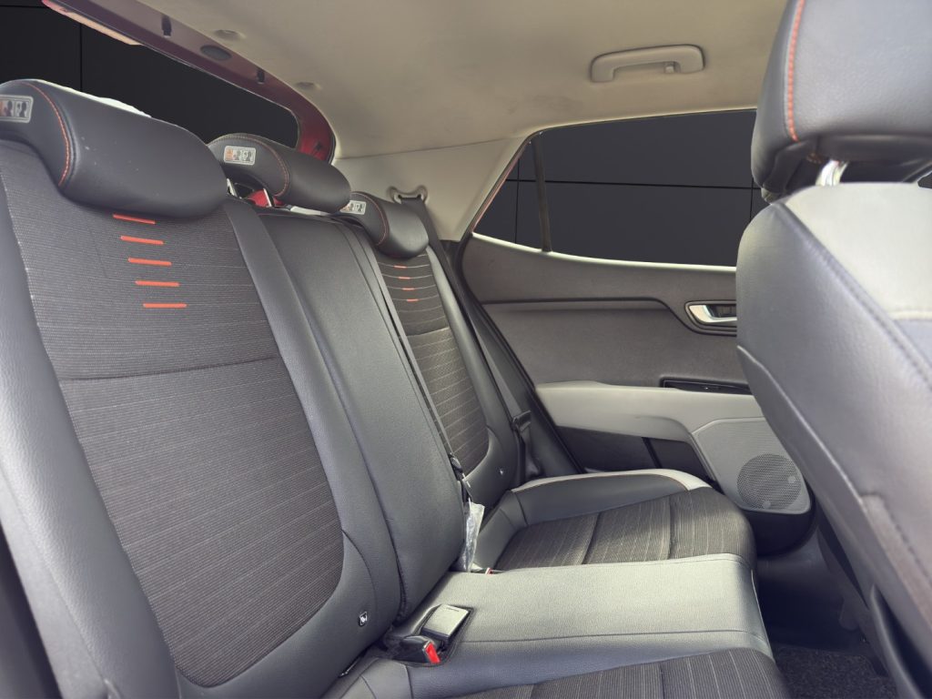 KIA Stonic 1.6 CRDi 110 CV Urban - 19