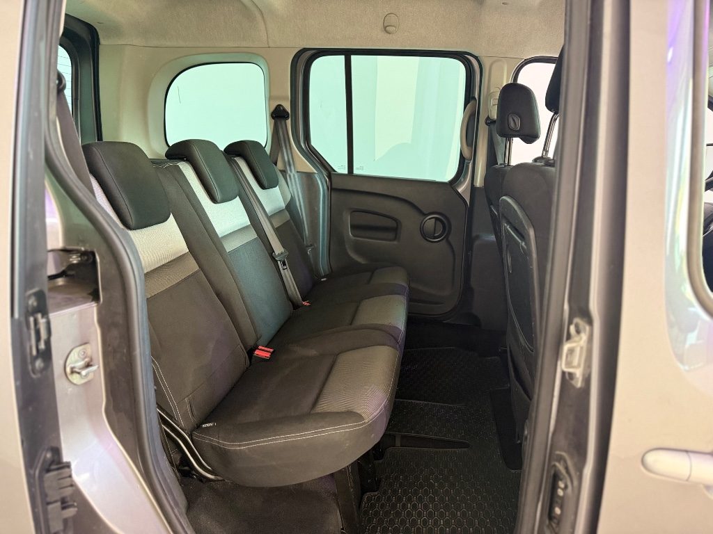 RENAULT Kangoo 1.5 dCi 110CV 5 porte Stop & Start Extrem - 7