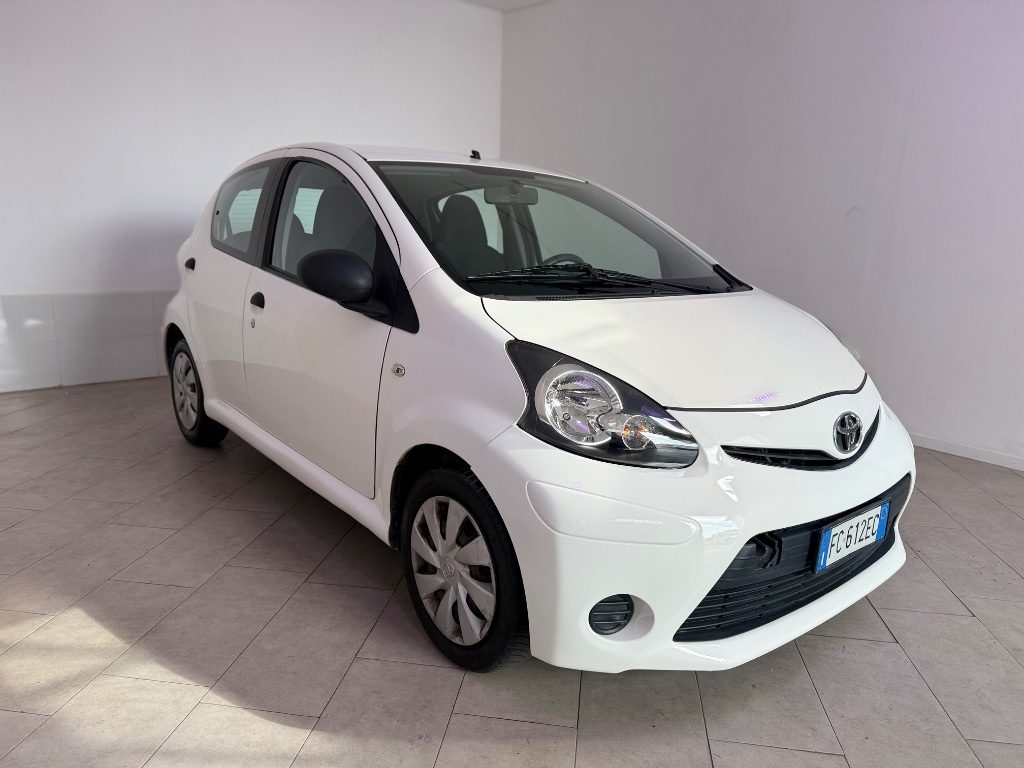 TOYOTA Aygo 1.0 12V VVT-i 5 porte Cool Soda Connect - 2