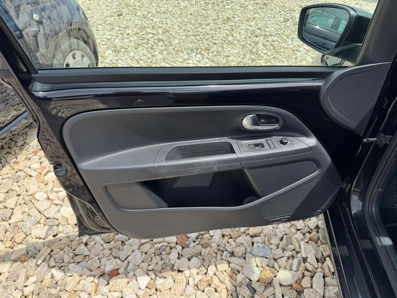 VOLKSWAGEN up! 1.0 5p. eco take up! BlueMotion Technology METANO - 8