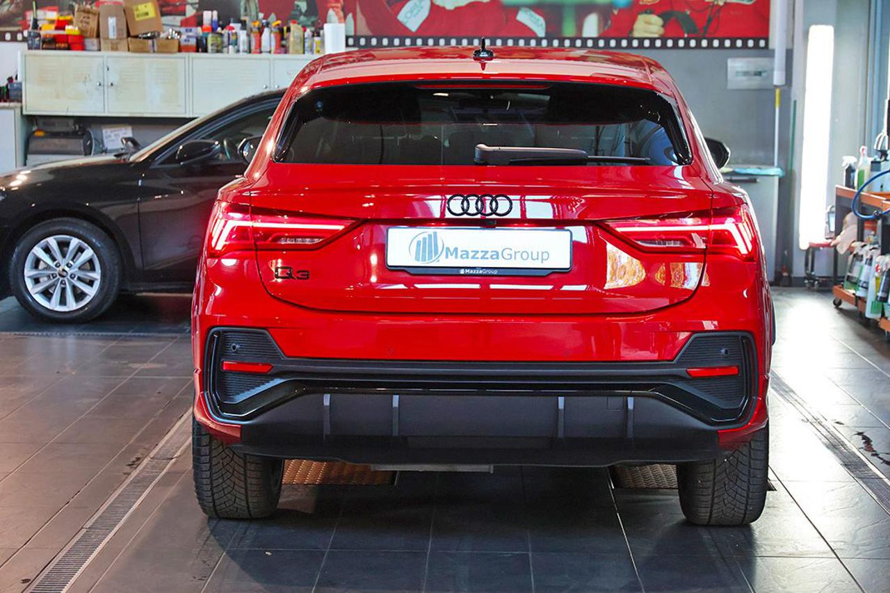 AUDI Q3 35 TDI Sportback S-Tronic Identity Black S-Line - 4