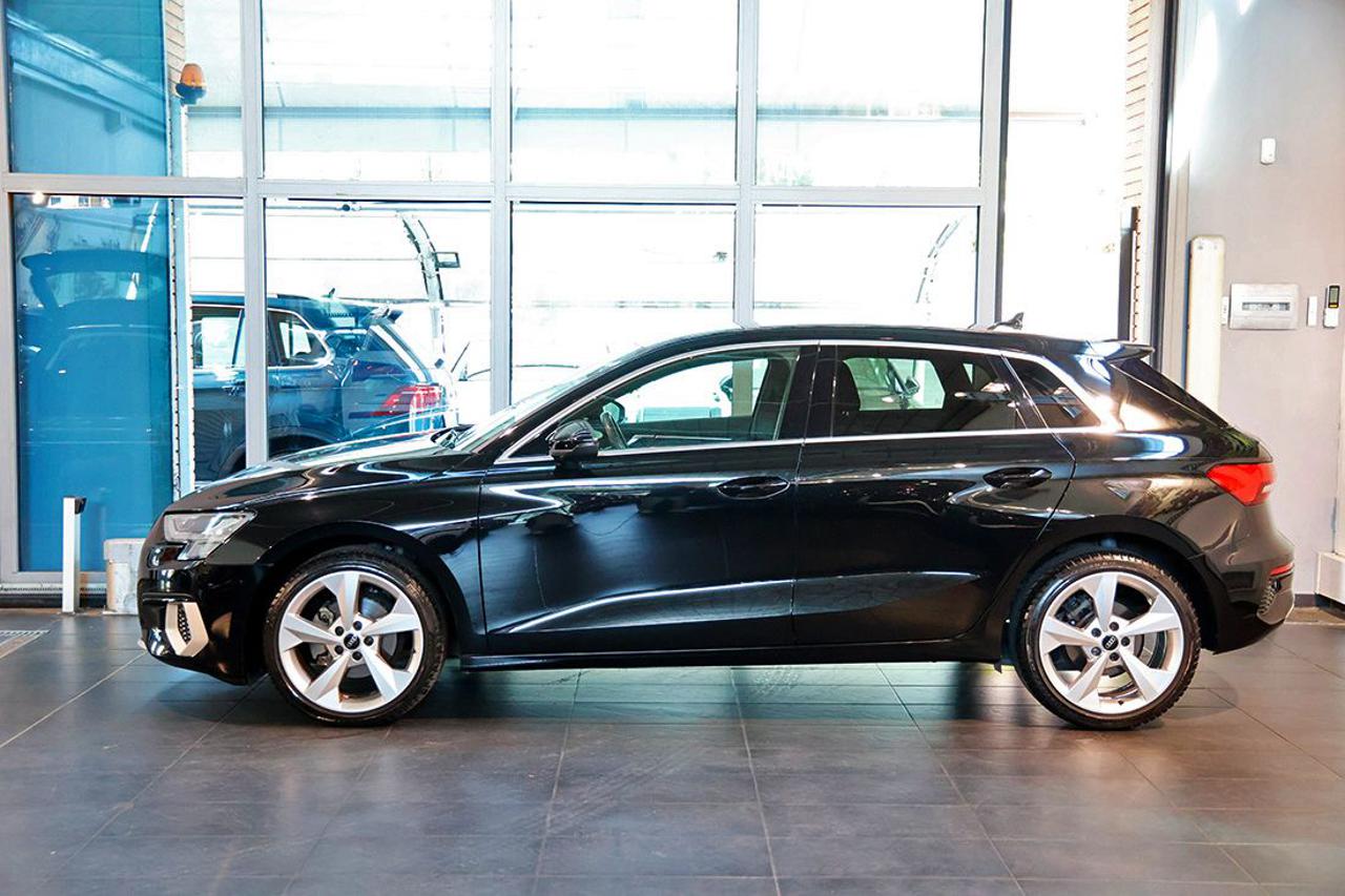 AUDI A3 30 TDI Sportback S-Tronic Business Advanced - 3