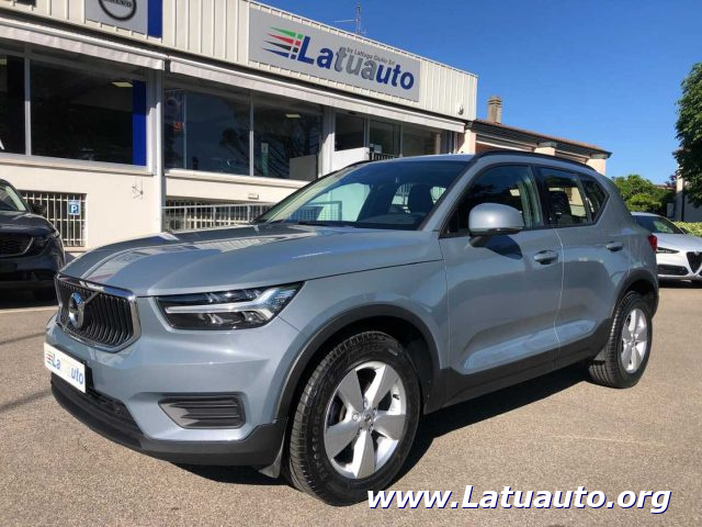 VOLVO XC40 Grigio pastello