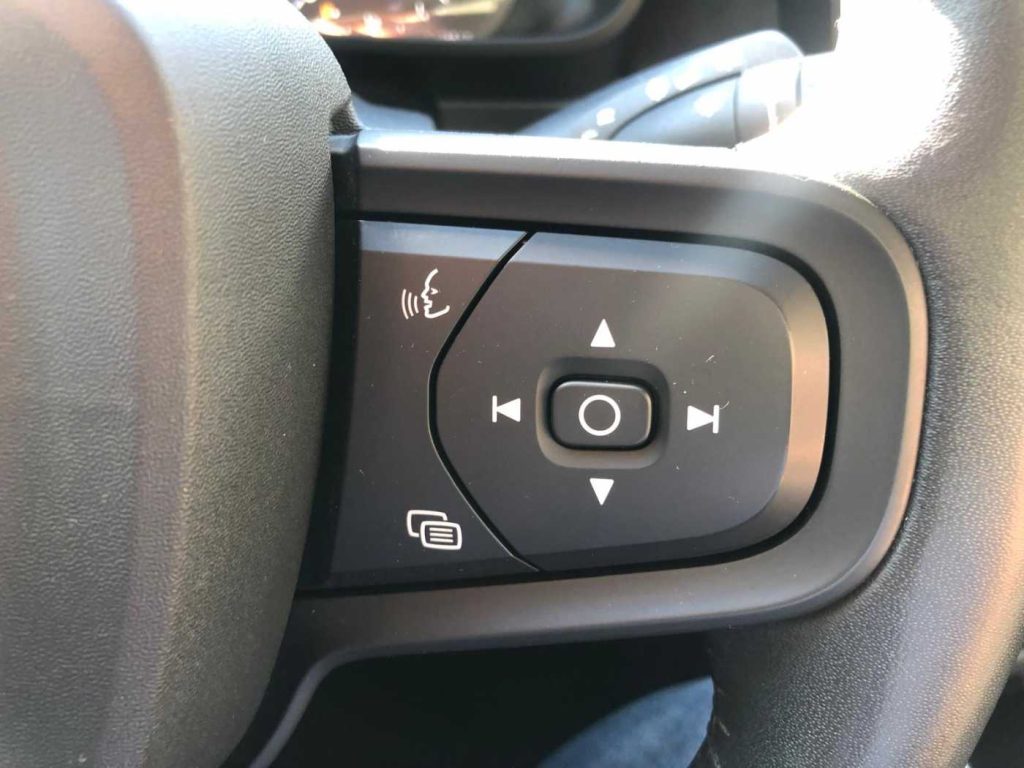 VOLVO XC40 T2 Momentum Core - 13