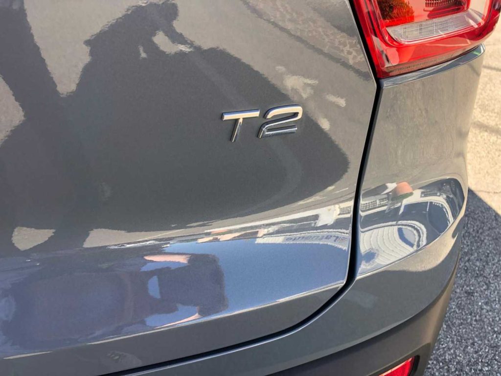 VOLVO XC40 T2 Momentum Core - 20