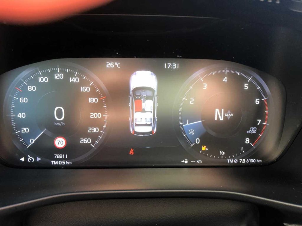 VOLVO XC40 T2 Momentum Core - 15
