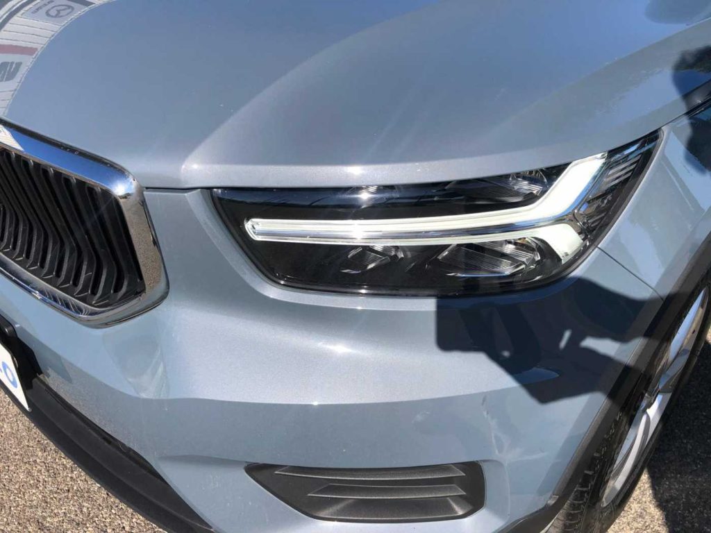 VOLVO XC40 T2 Momentum Core - 18
