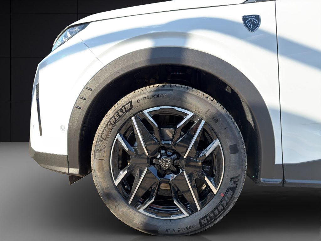 PEUGEOT 3008 Hybrid 145 e-DCS6 GT - 21