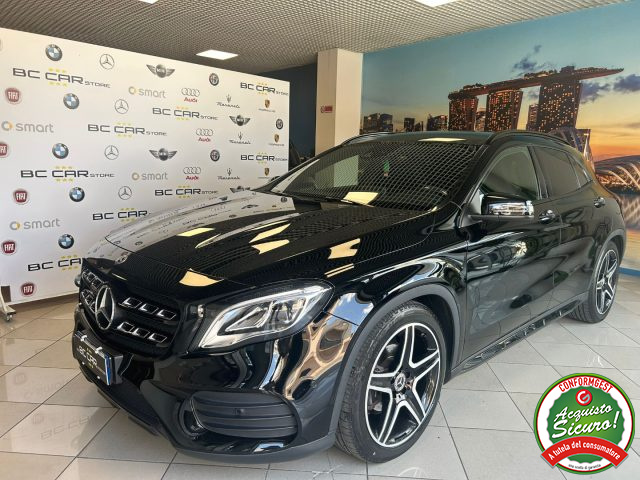 MERCEDES-BENZ GLA 200 Nero metallizzato
