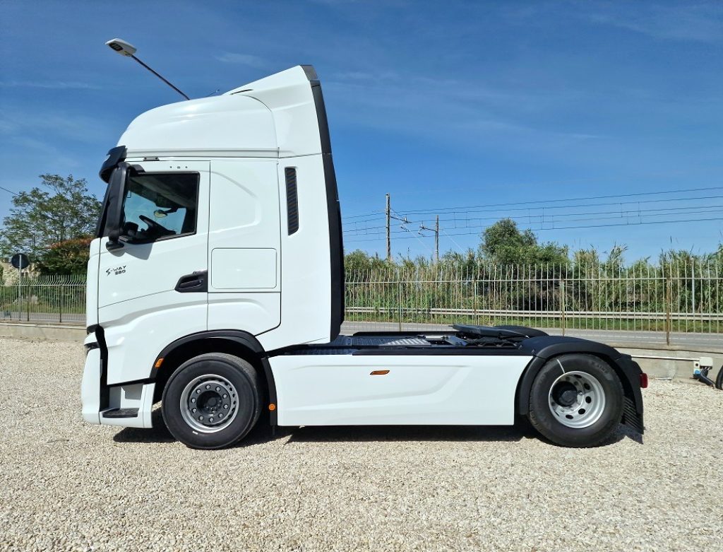 IVECO S-WAY 580 T/FP EU6 NUOVO INTARDER FULL OPTIONAL - 4
