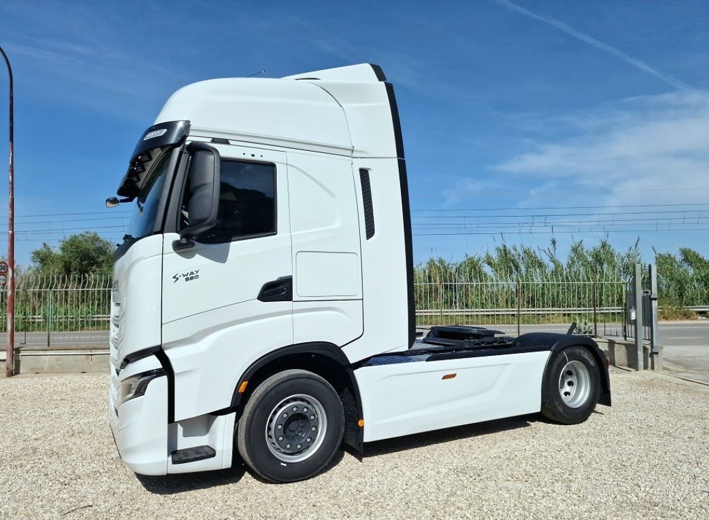 IVECO S-WAY 580 T/FP EU6 NUOVO INTARDER FULL OPTIONAL - 19
