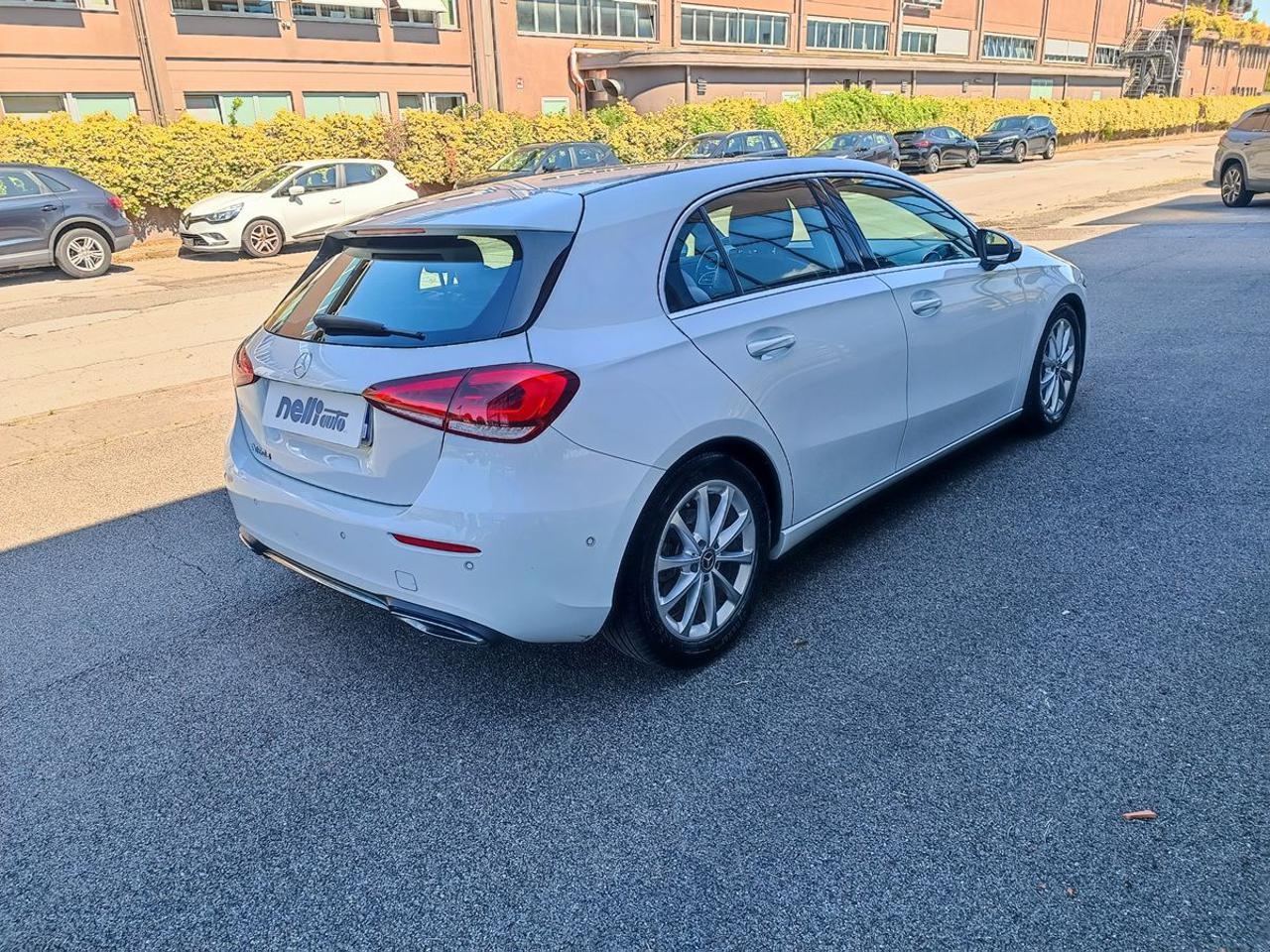 MERCEDES-BENZ A 180 d Automatic Sport - 11