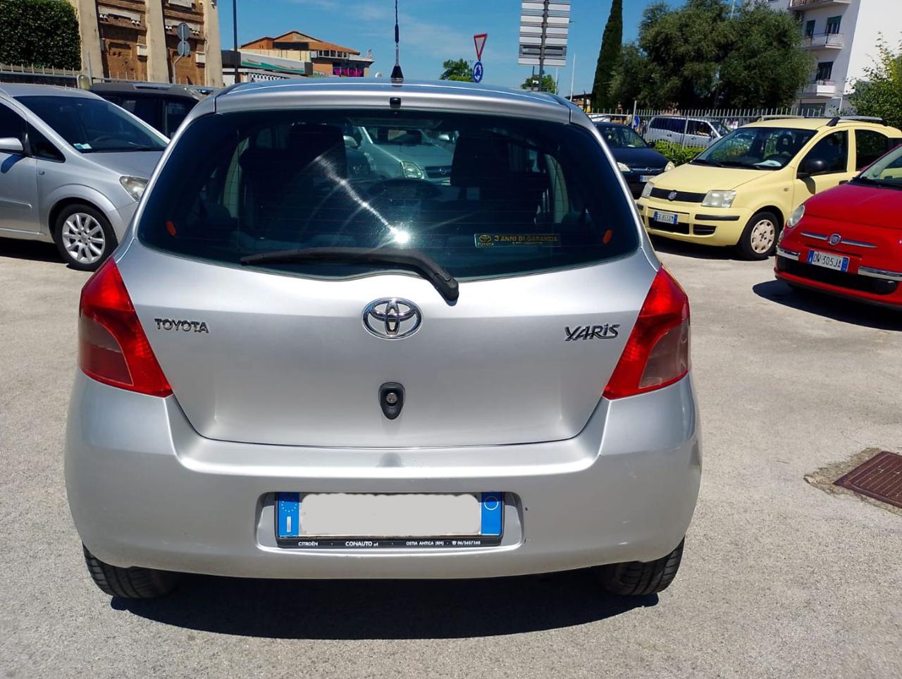 TOYOTA Yaris 1.0 5 porte Sol - 5