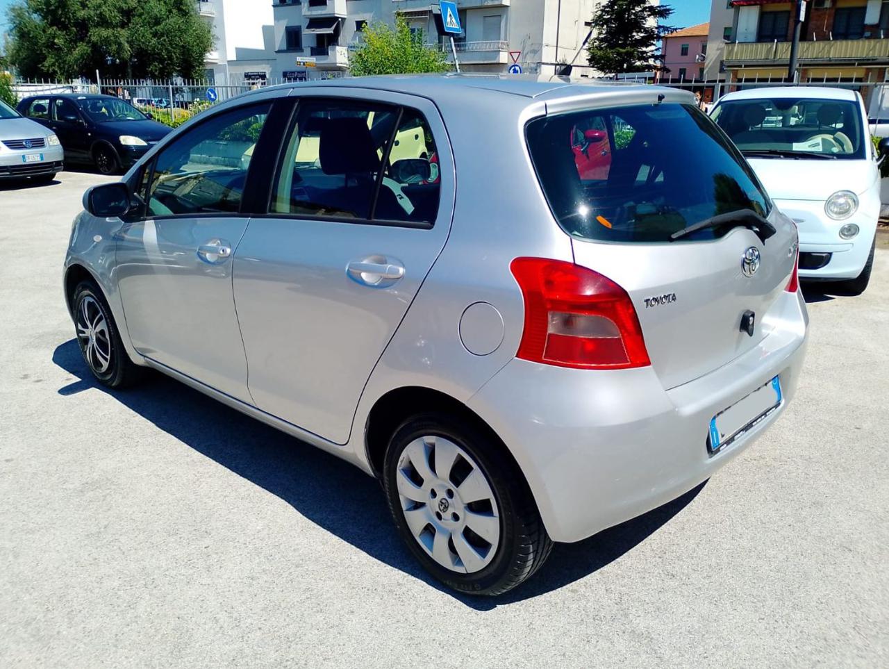 TOYOTA Yaris 1.0 5 porte Sol - 3