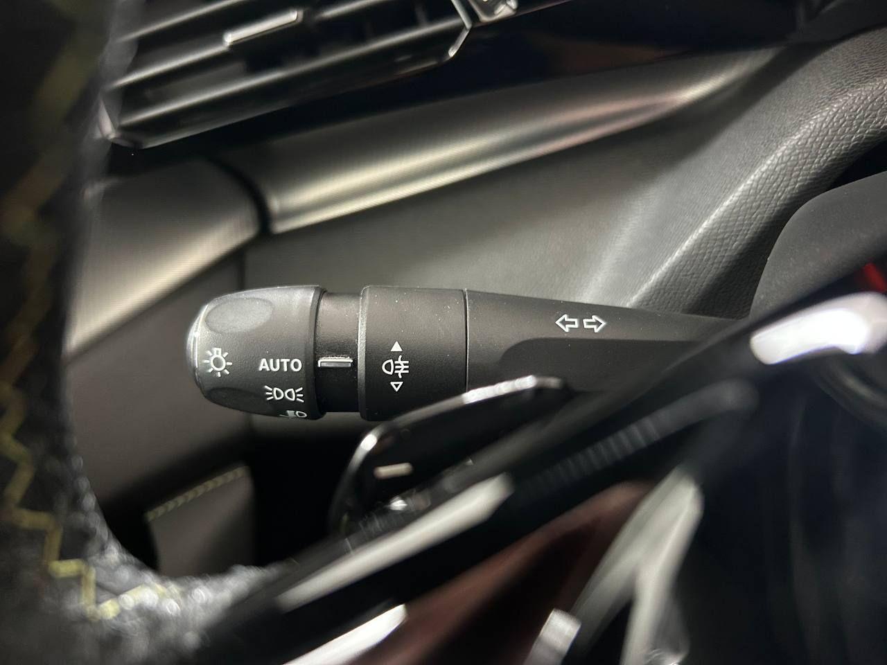 PEUGEOT 308 Plug-in Hybrid 225 e-EAT8 SW GT - 18