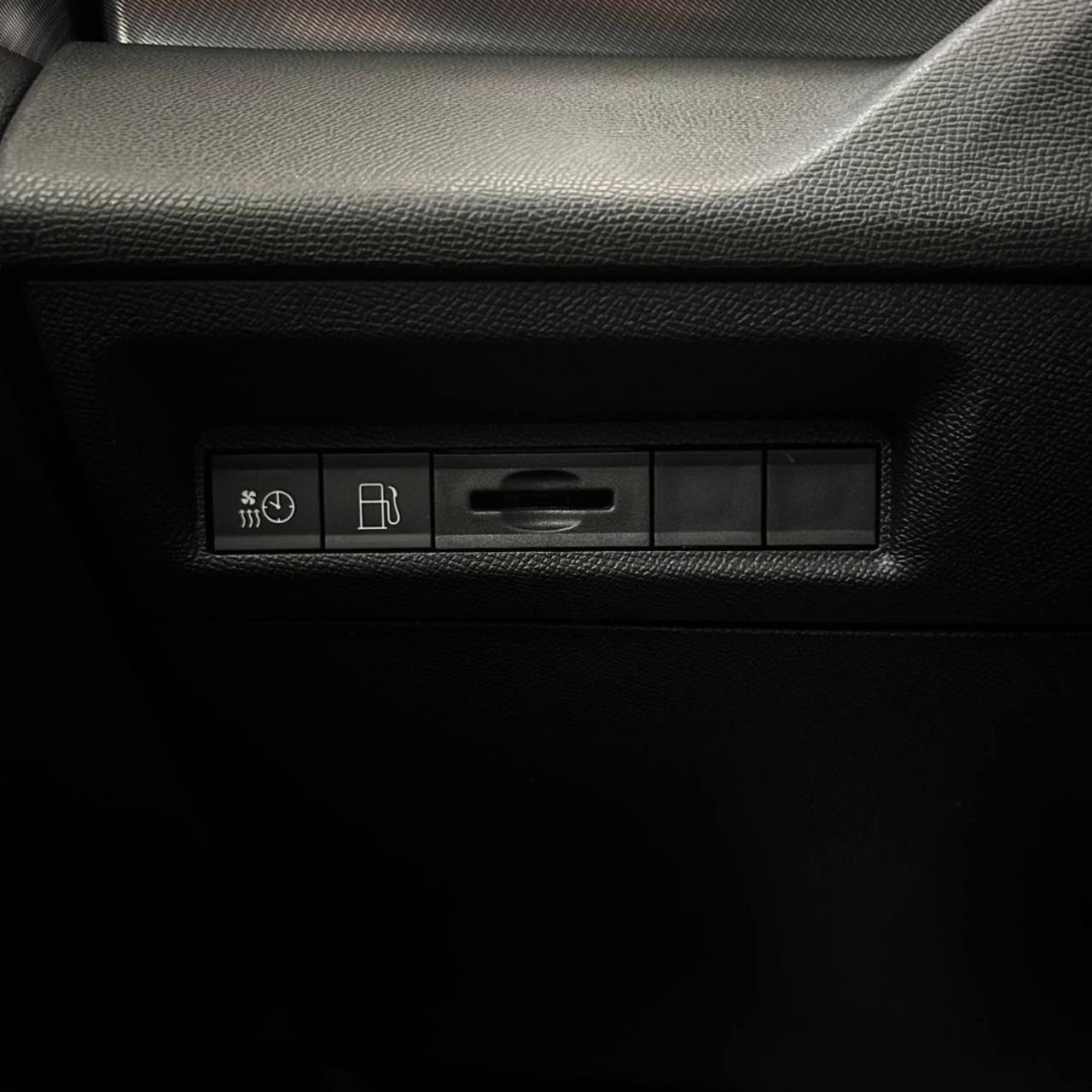 PEUGEOT 308 Plug-in Hybrid 225 e-EAT8 SW GT - 29