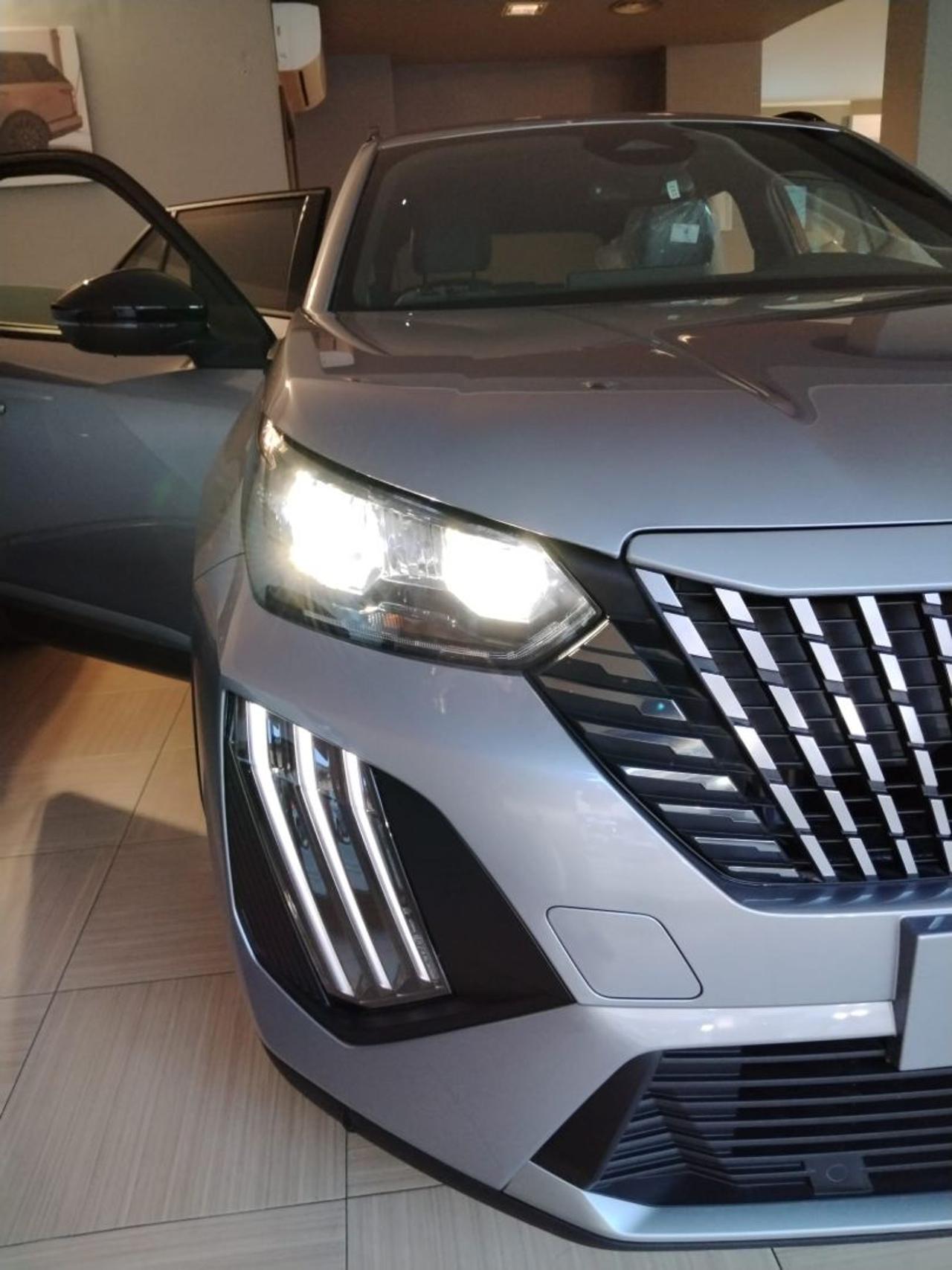 PEUGEOT 2008 PureTech 100 S&S Allure - 12