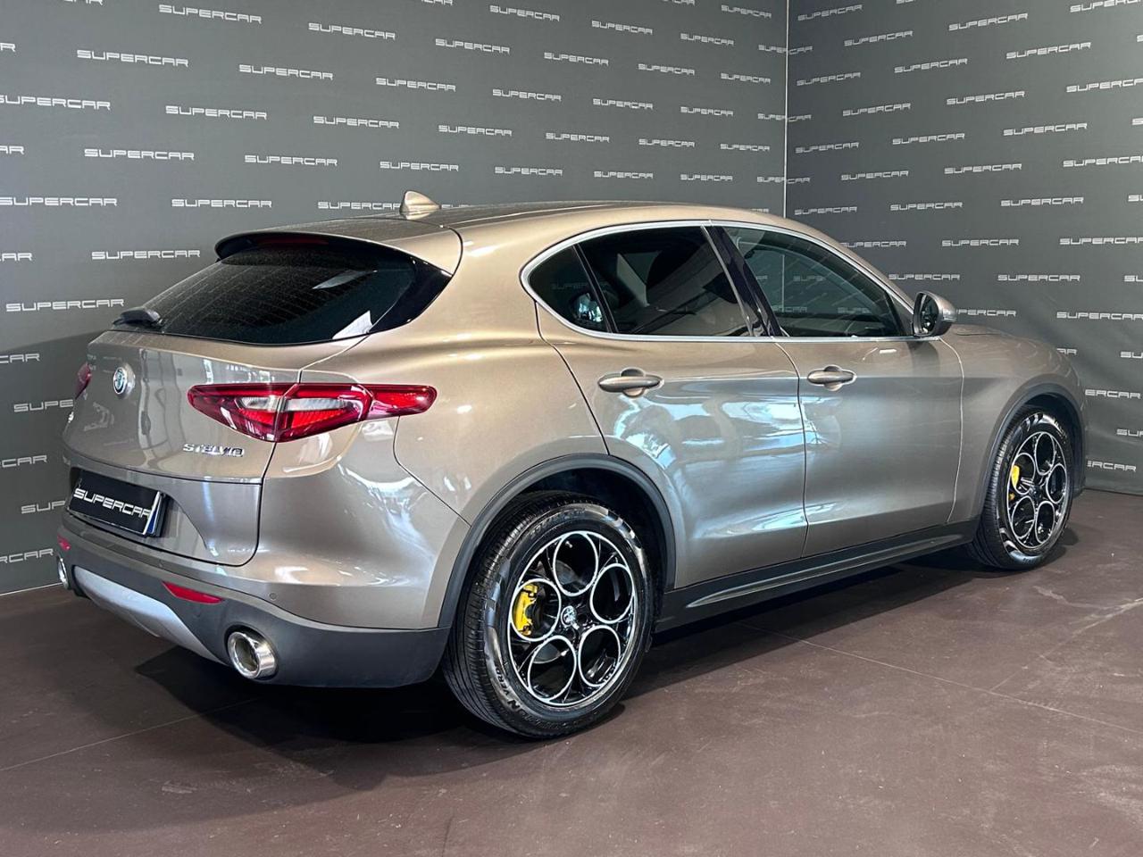ALFA ROMEO Stelvio 2.2 Turbodiesel 180 CV AT8 Executive - 3