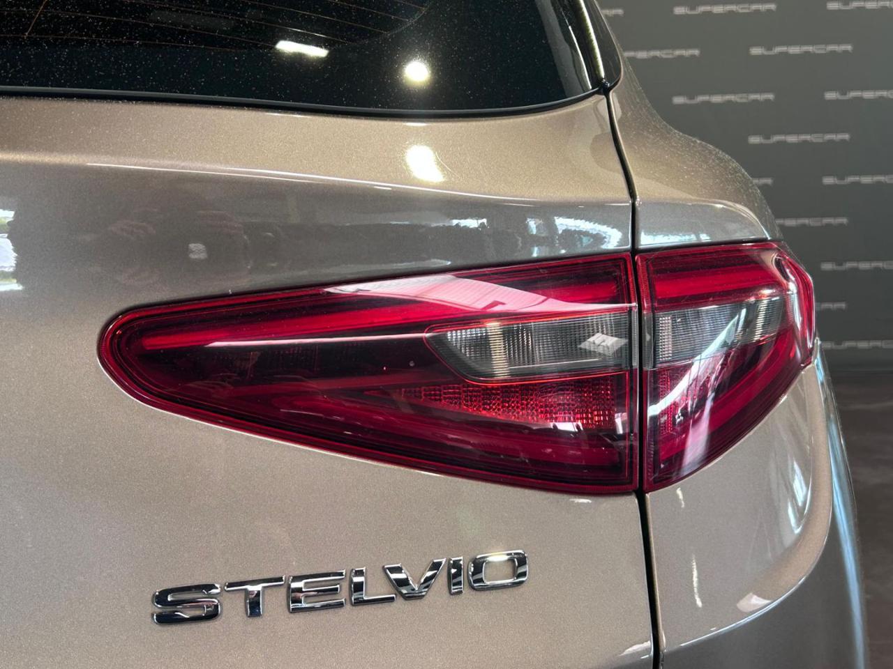 ALFA ROMEO Stelvio 2.2 Turbodiesel 180 CV AT8 Executive - 6