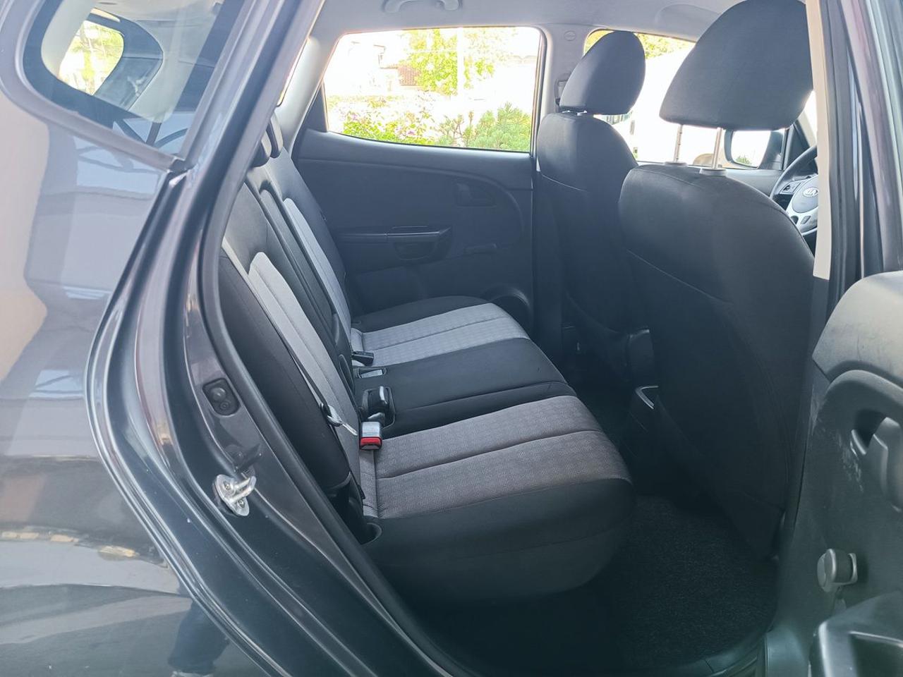 KIA Venga 1.4 CVVT Active - 13