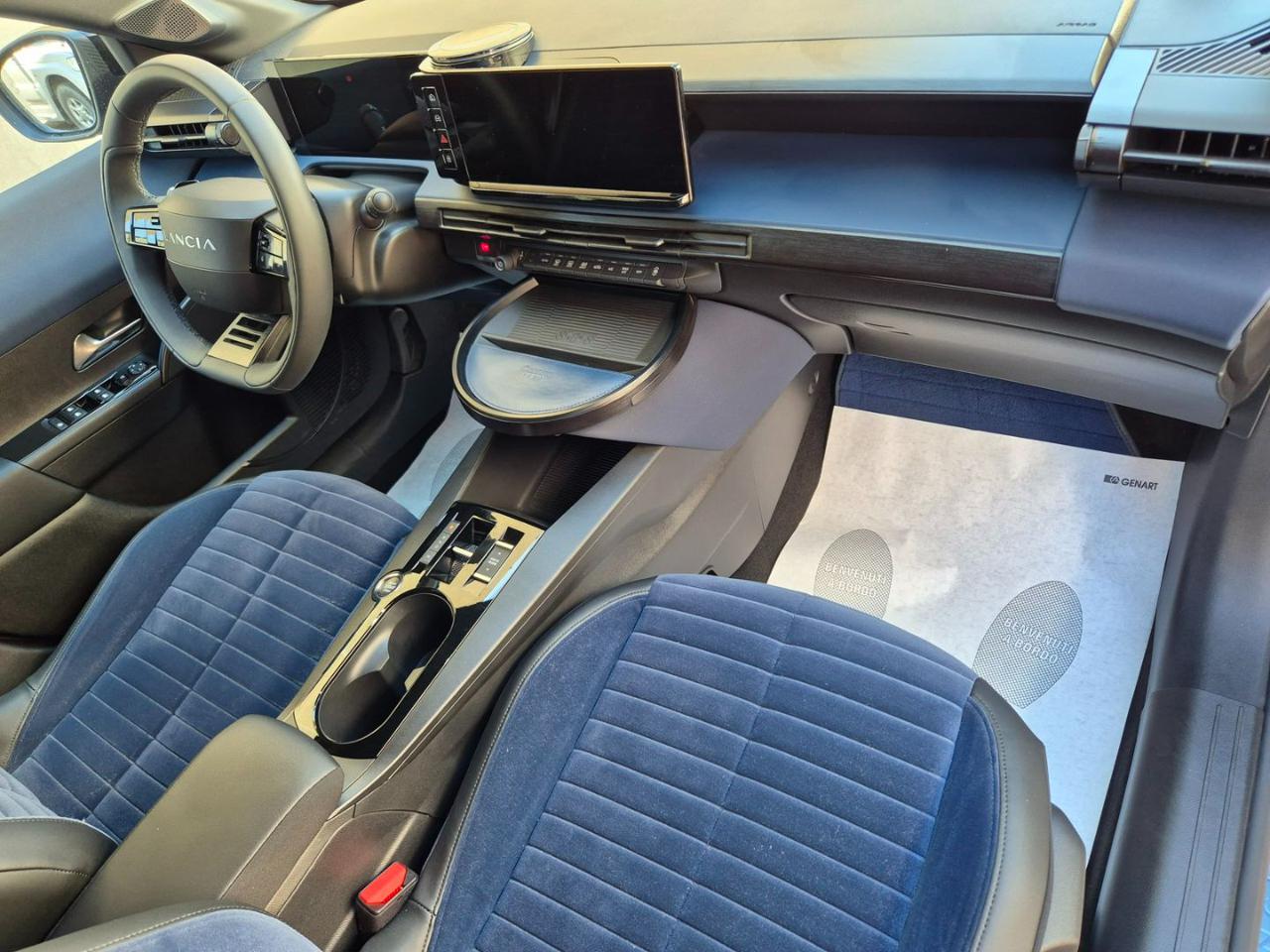 LANCIA Ypsilon Hybrid e-DCT Edizione Cassina - 13