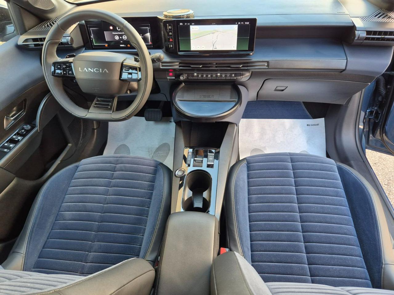 LANCIA Ypsilon Hybrid e-DCT Edizione Cassina - 14