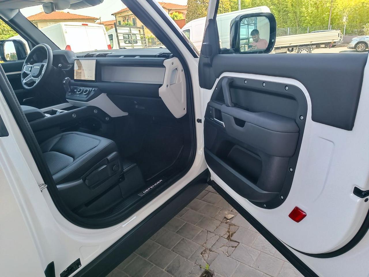 LAND ROVER Defender 90 3.0D I6 200 CV AWD Auto S - 25