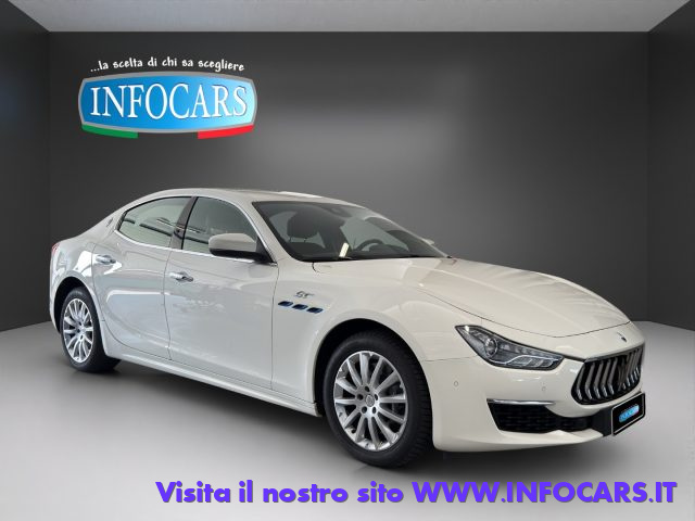 MASERATI Ghibli Bianco pastello