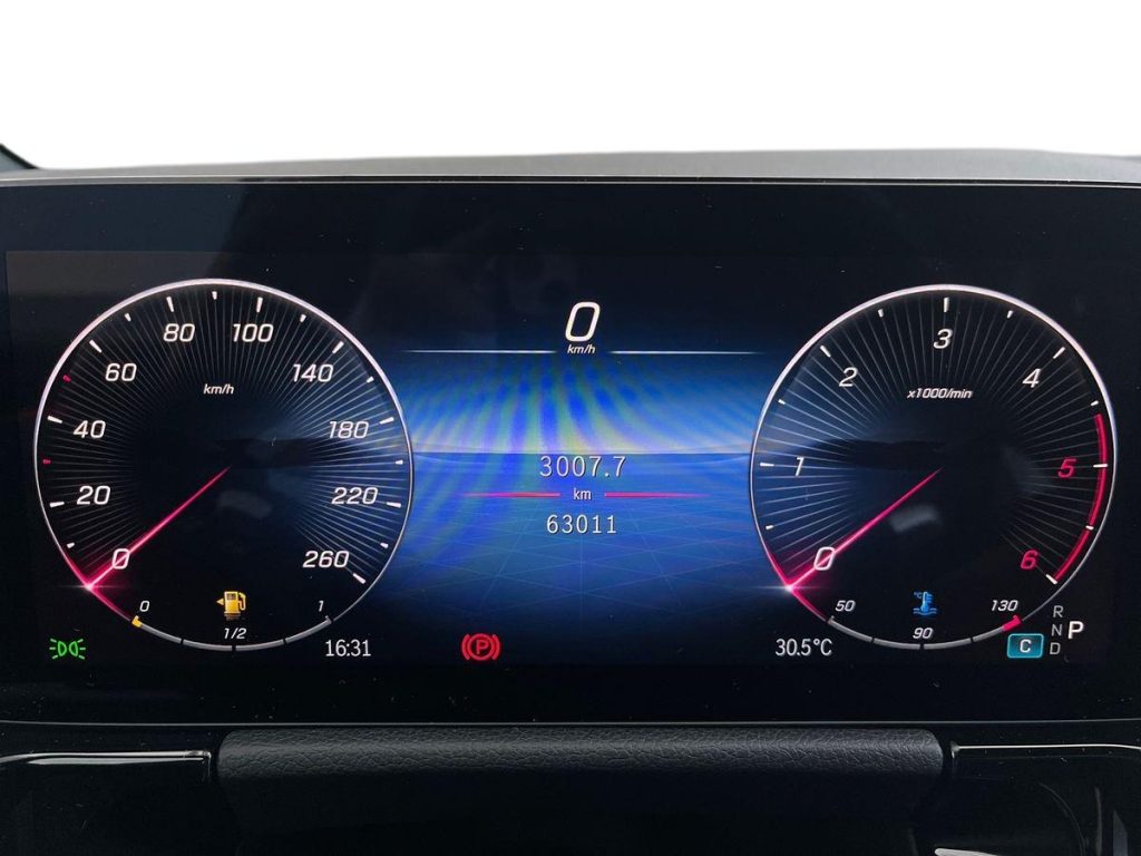 MERCEDES-BENZ GLA 200 d 4matic AMG Line Advanced Plus - 8