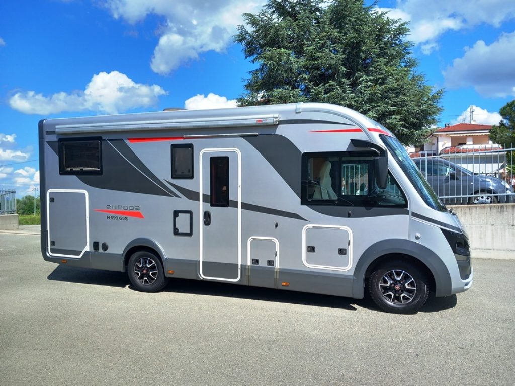 H 699 GLG motorhome letti gemelli doppio pavimento