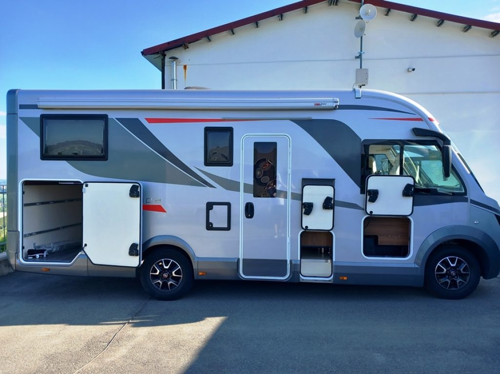 H 699 GLG motorhome letti gemelli doppio pavimento
