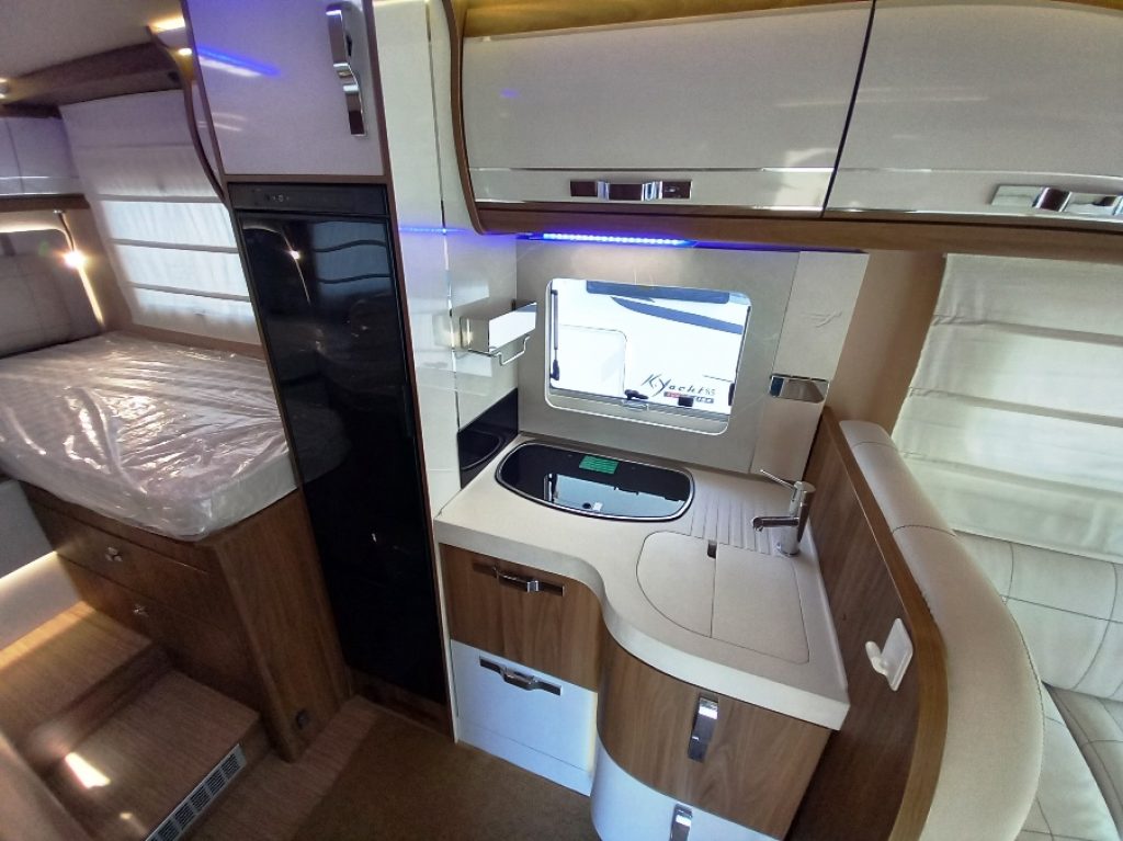 H 699 GLG motorhome letti gemelli doppio pavimento