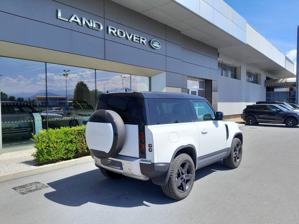 LAND ROVER Defender 3.0D I6 200 90 SE AWD SOLO 26.000KM - 8