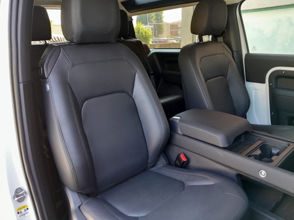 LAND ROVER Defender 3.0D I6 200 90 SE AWD SOLO 26.000KM - 12