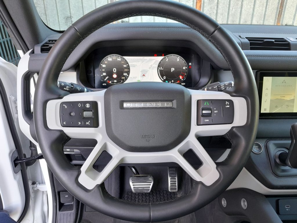 LAND ROVER Defender 3.0D I6 200 90 SE AWD SOLO 26.000KM - 13