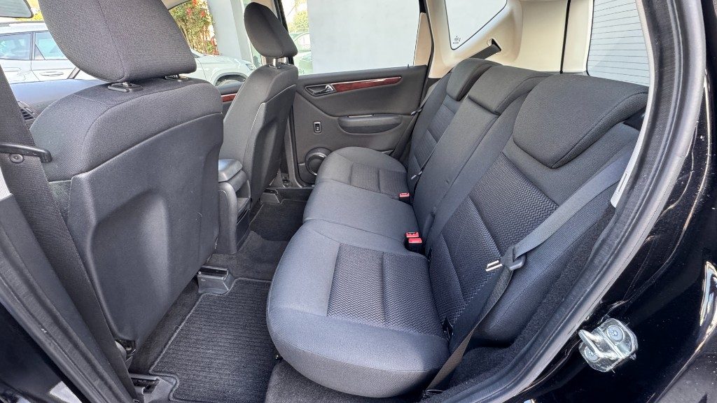 MERCEDES-BENZ A 150 Elegance - 8