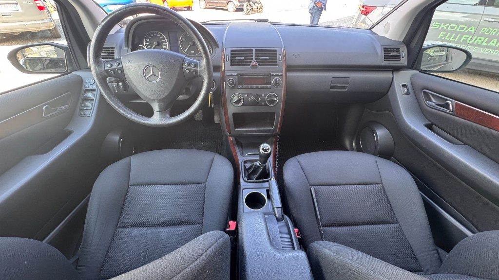 MERCEDES-BENZ A 150 Elegance - 10