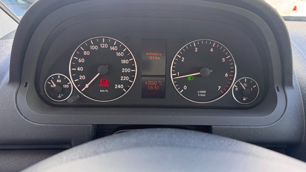 MERCEDES-BENZ A 150 Elegance - 12
