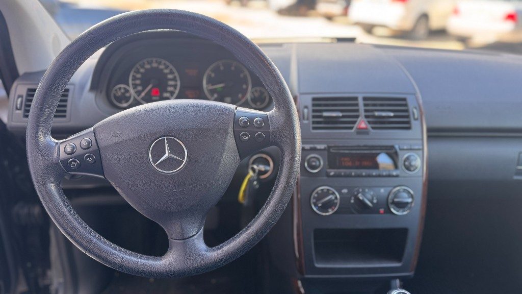 MERCEDES-BENZ A 150 Elegance - 13