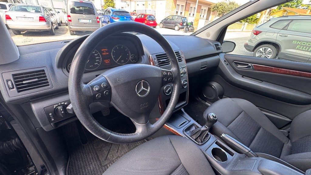 MERCEDES-BENZ A 150 Elegance - 24
