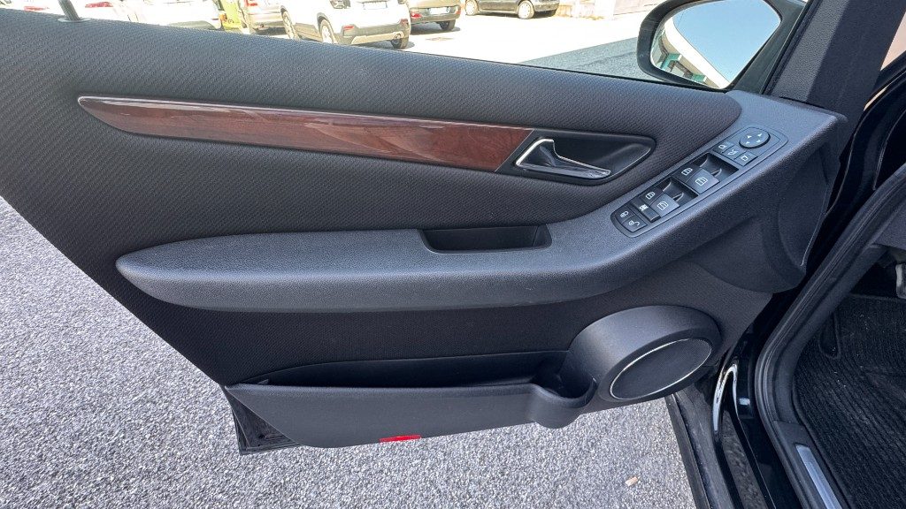 MERCEDES-BENZ A 150 Elegance - 32