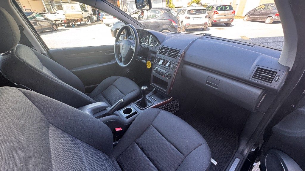 MERCEDES-BENZ A 150 Elegance - 35