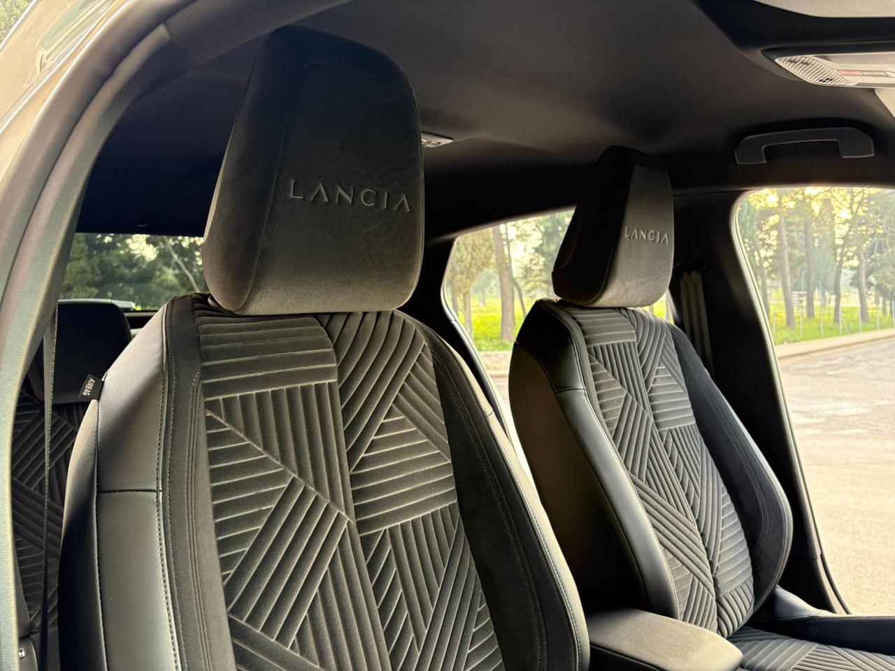 LANCIA Ypsilon Hybrid e-DCT LX CON SOLI 294 KM - 10